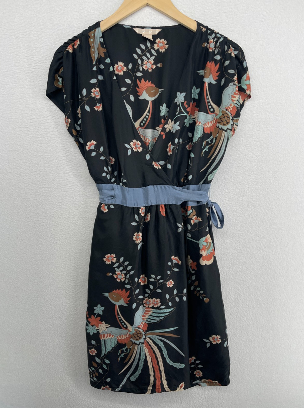 HYPE Dress 6 Silk Floral Bird Print Wrap Ruched Cap Sleeve Tie Waist Black